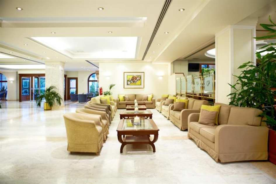 Hotel Negroponte lobby